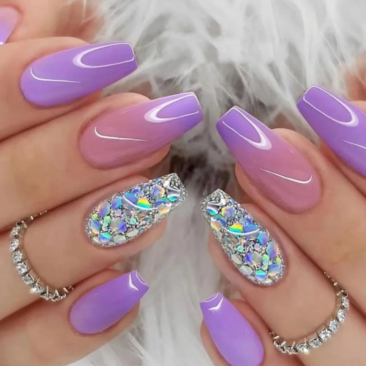 unha lilás com glitter