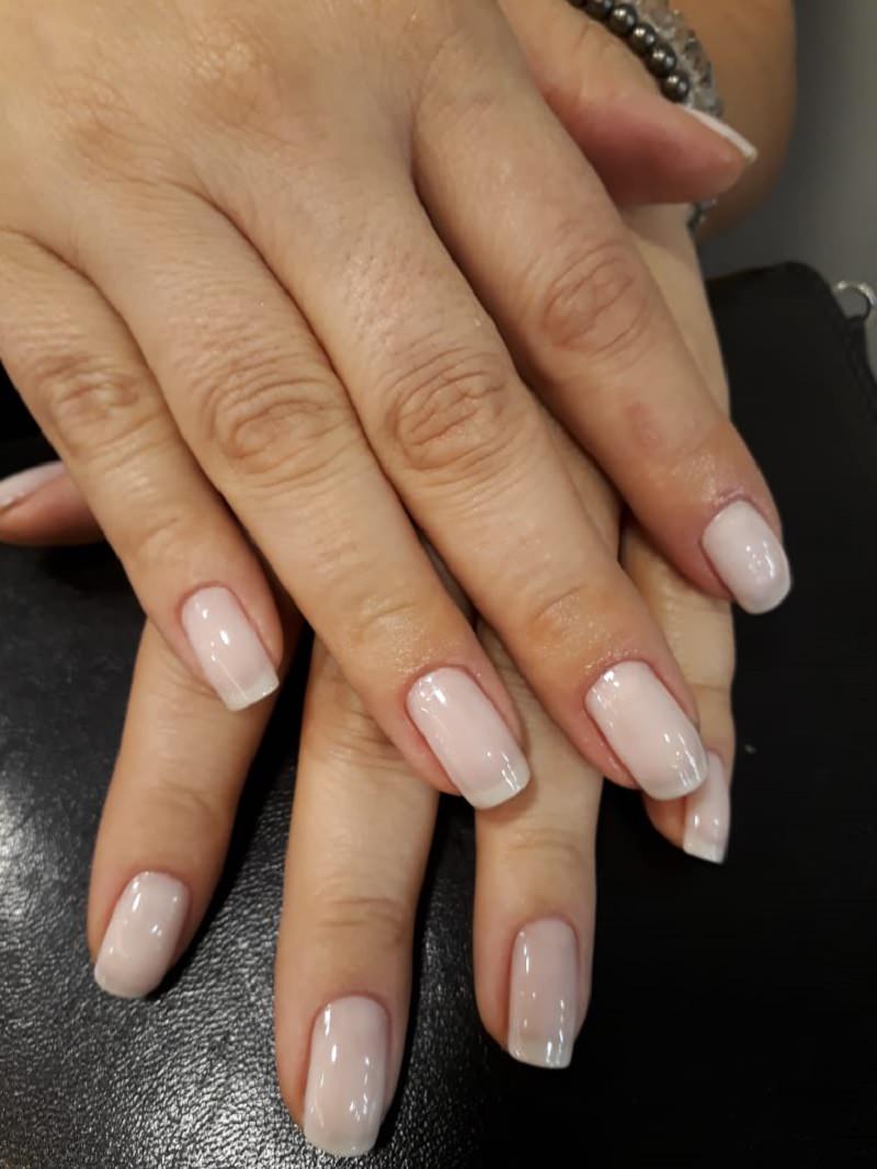 unhas de noiva curtas