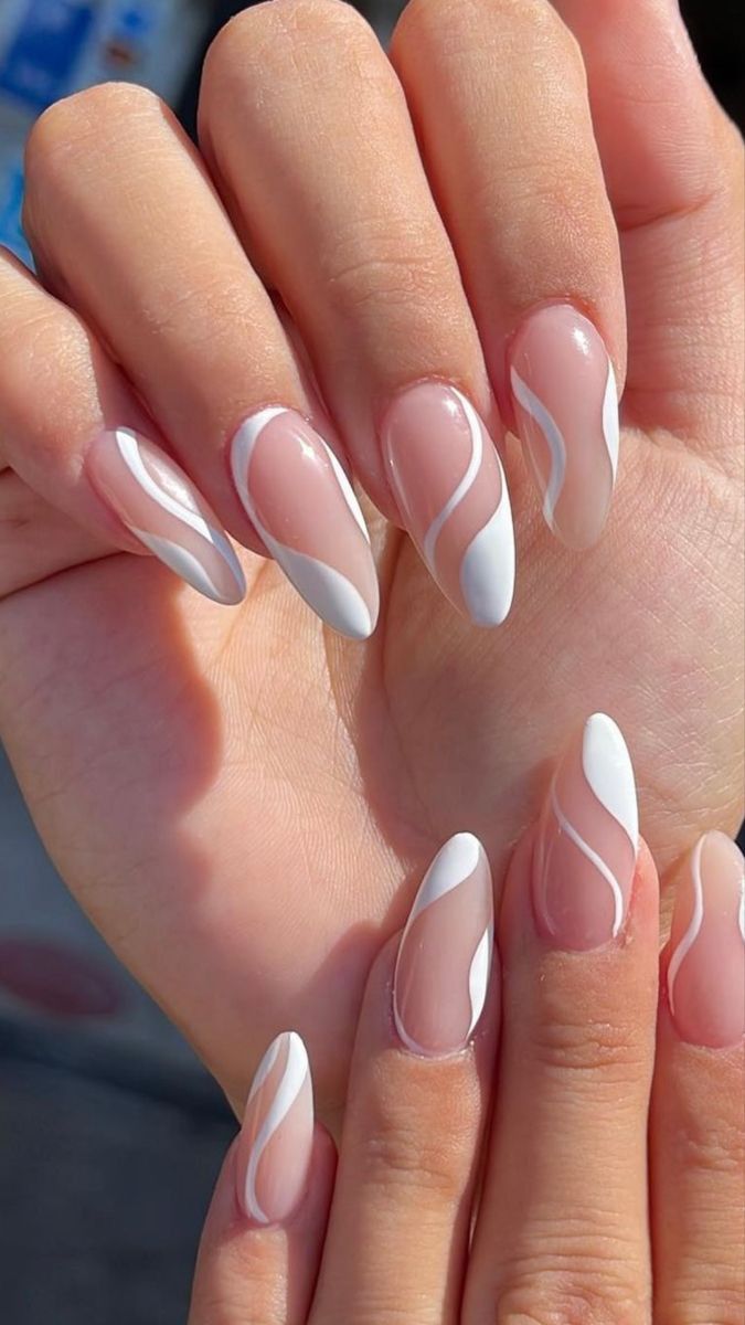 Unhas com adesivo