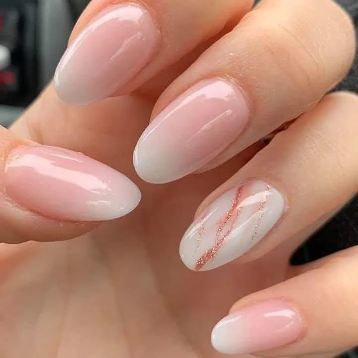 nail art almond