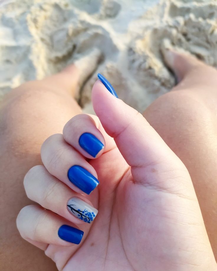 decoração de unha azul