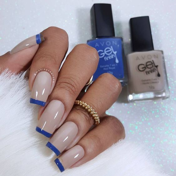 unhas azuis decoradas