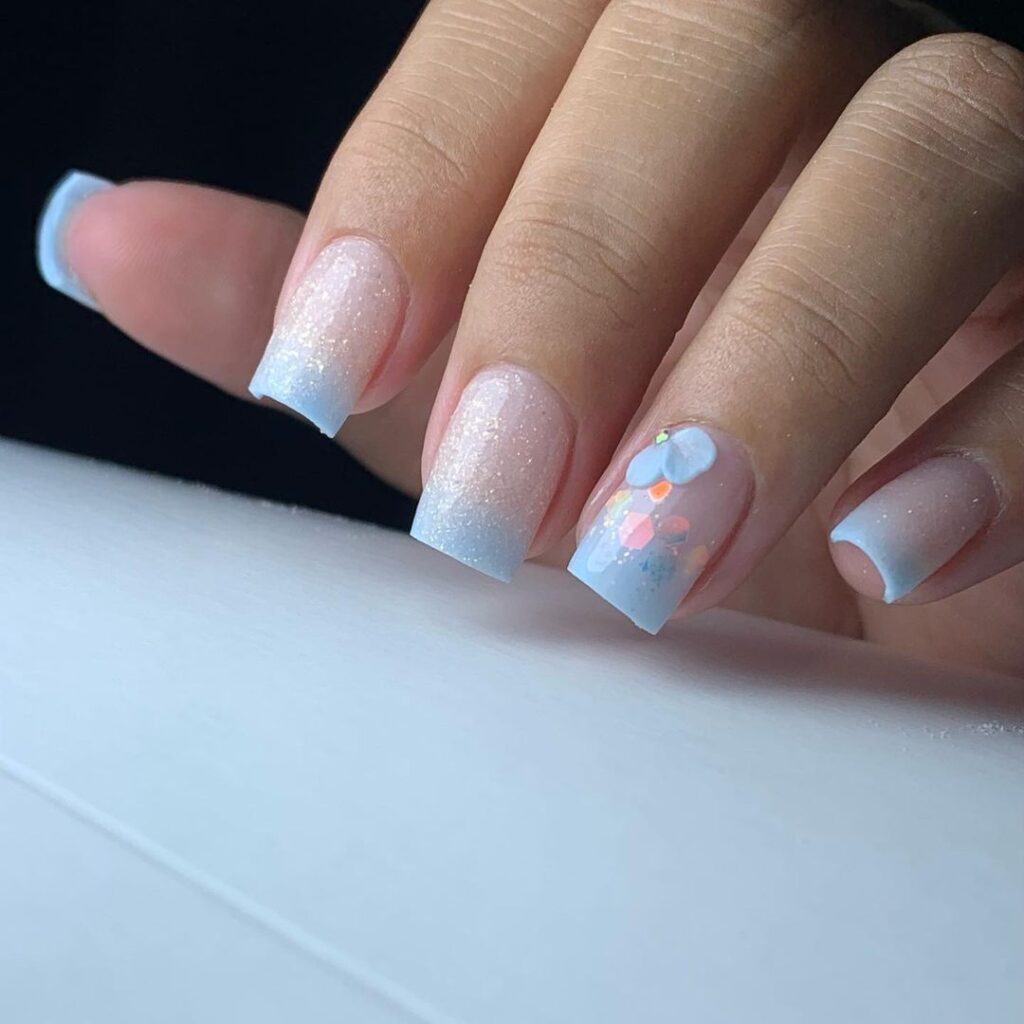 nail art azul claro