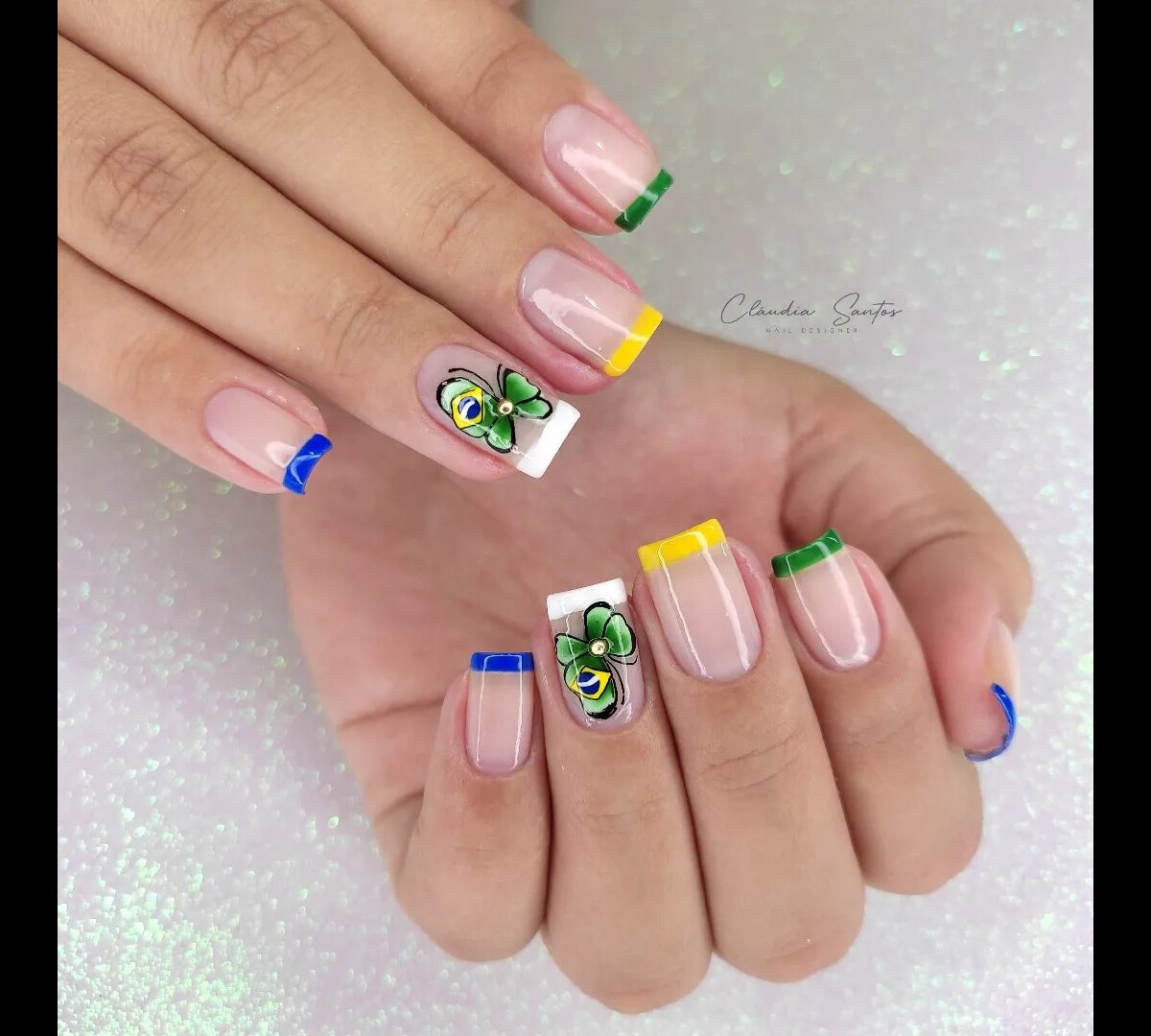 Unhas decoradas discretas para trabalho