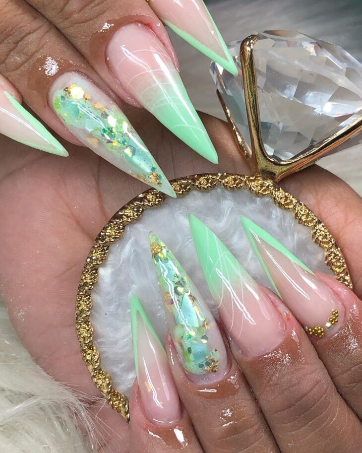 Unha stiletto decorada