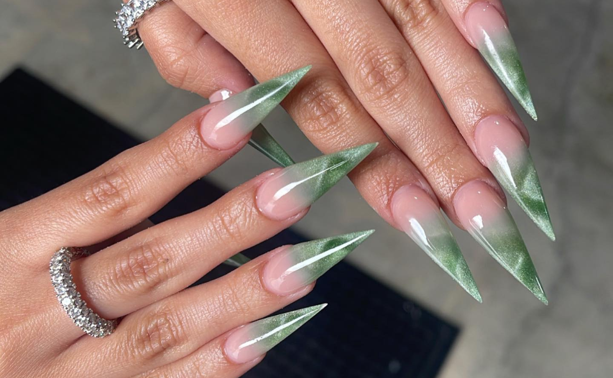 Unha stiletto decorada