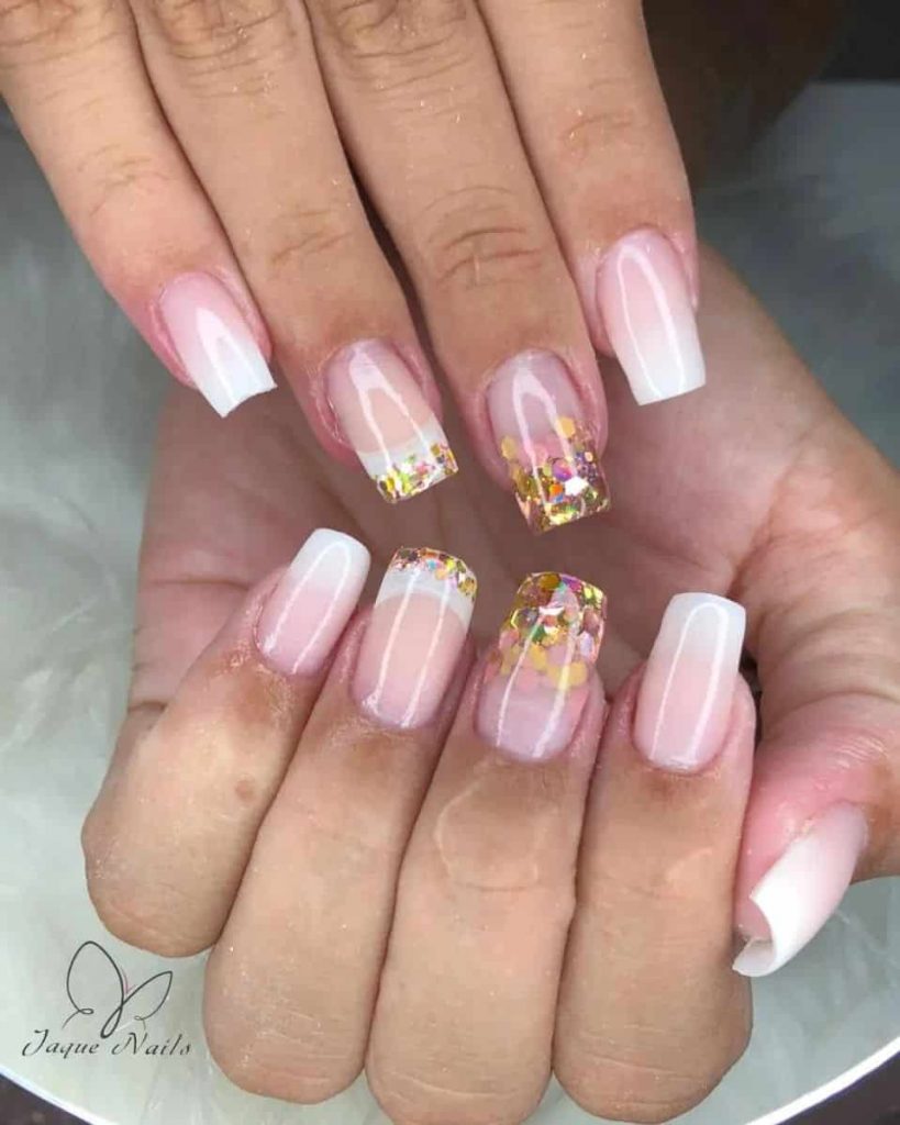 unhas de gel branca