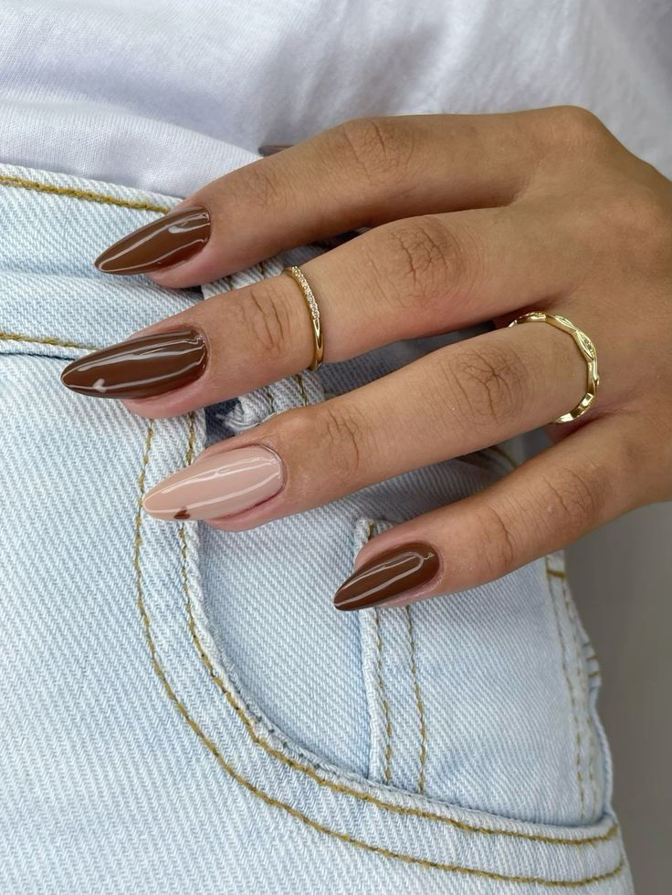 nail art marrom almond