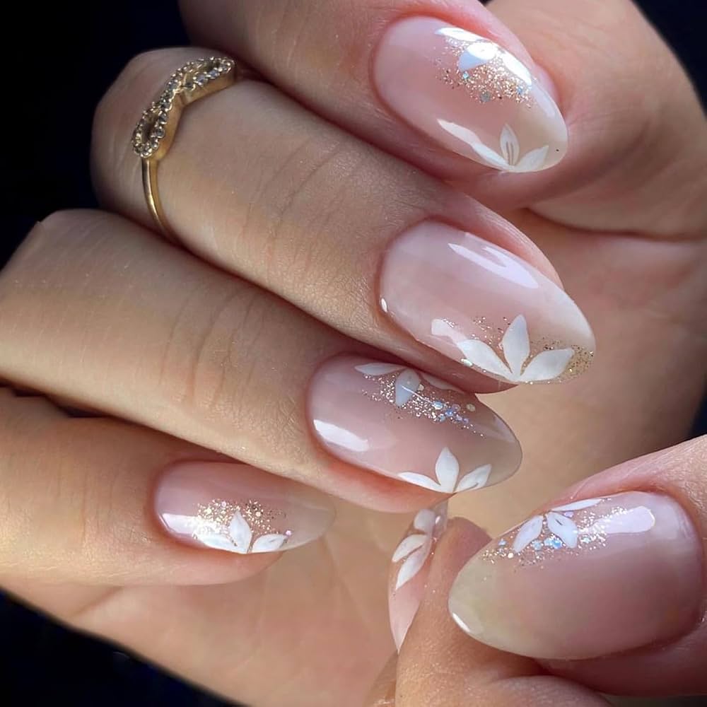 unhas neutras decoradas