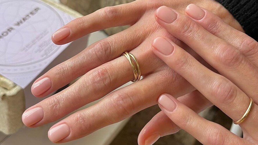 unha natural com detalhe