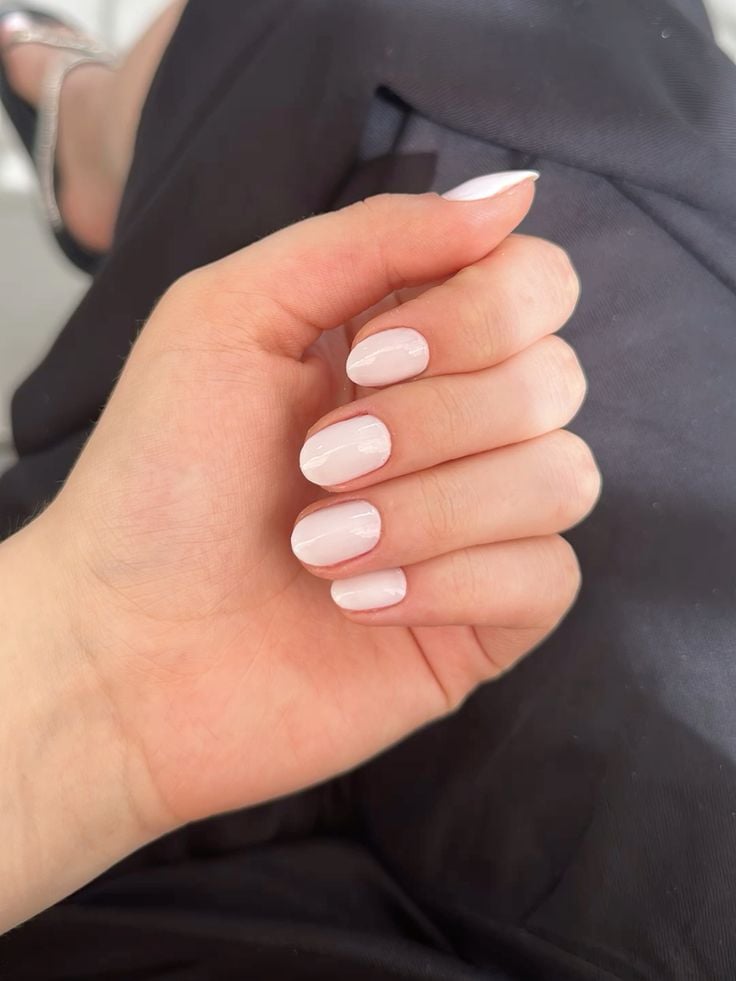 unhas neutras decoradas