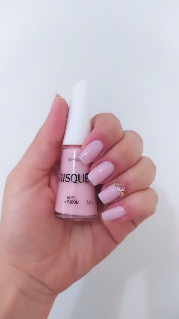 Unha rosa e nude