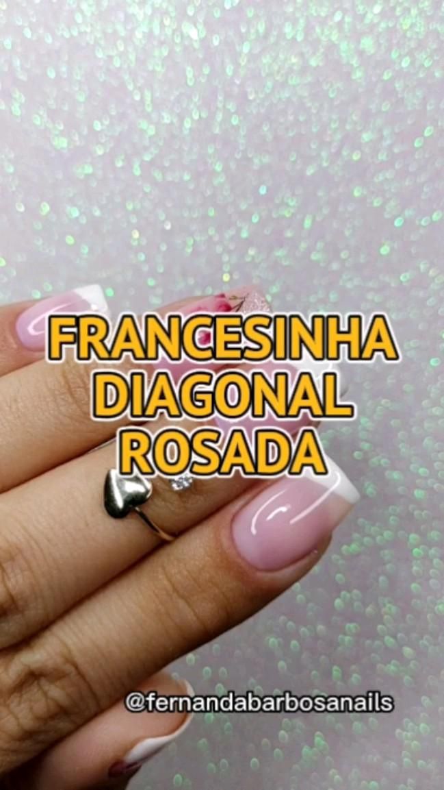 Unhas rosas