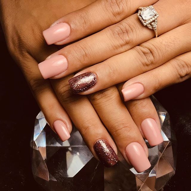 unhas rosa claro decoradas