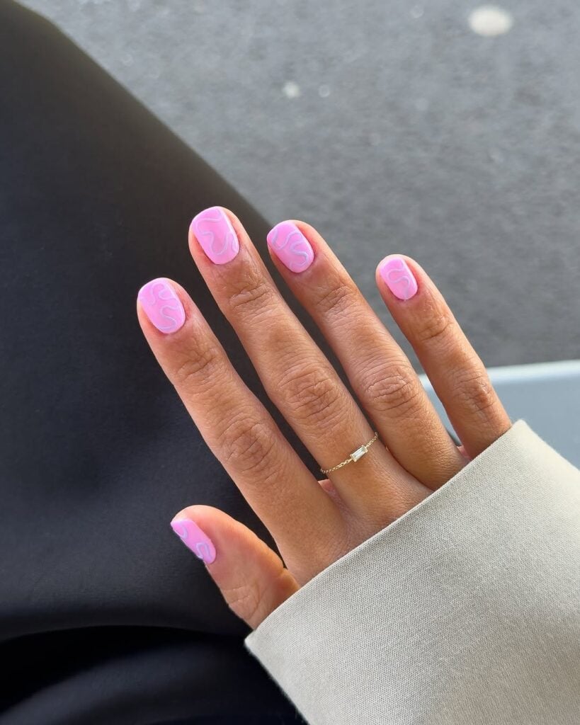 unhas água de rosas