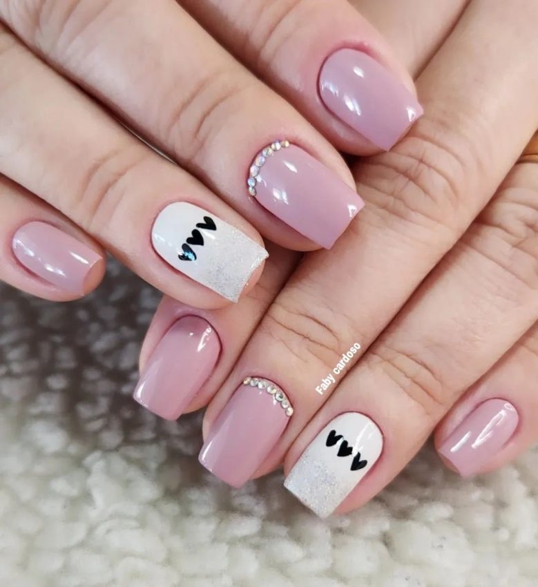 Decoração de unhas simples