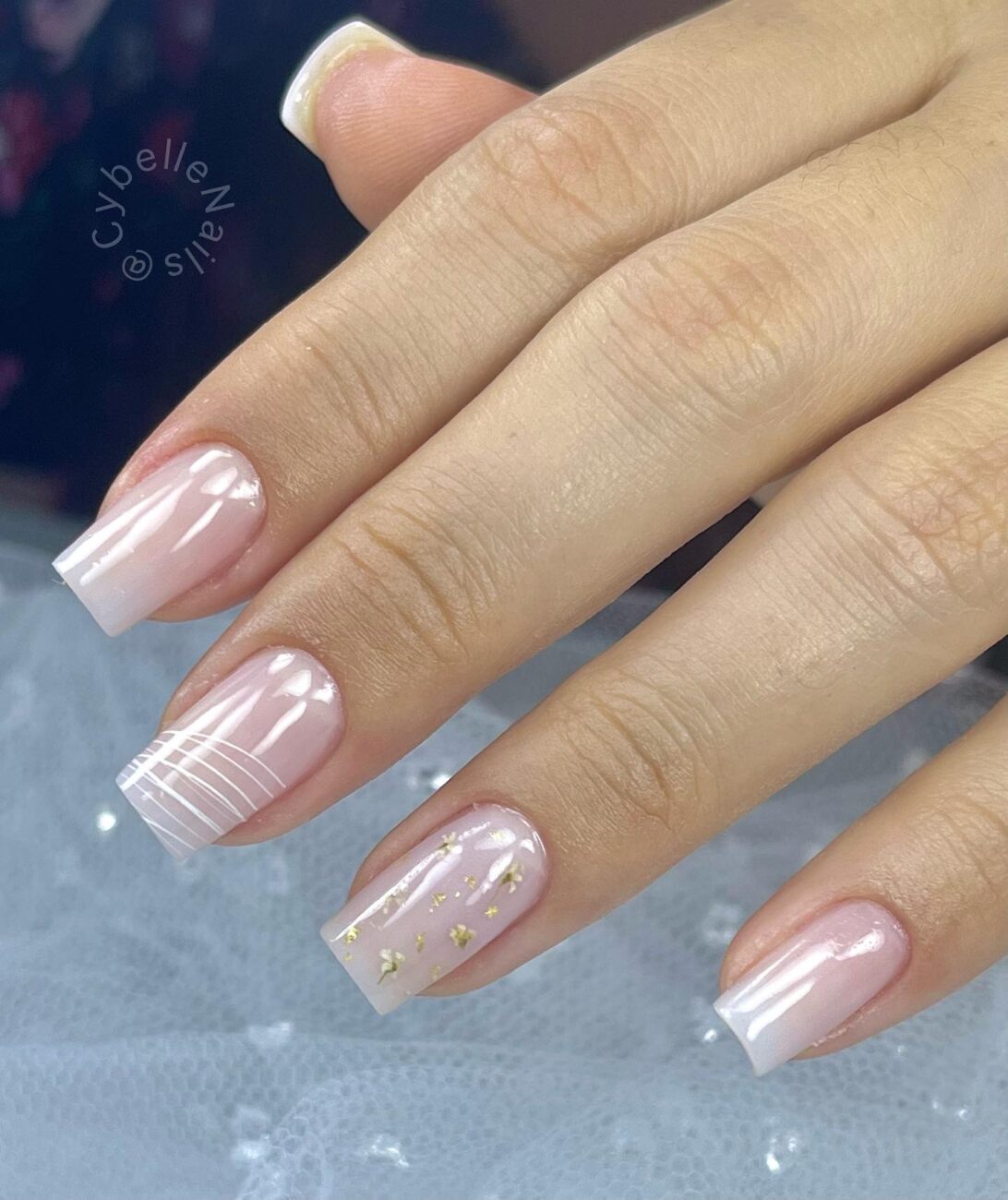 unha decorada nude quadrada