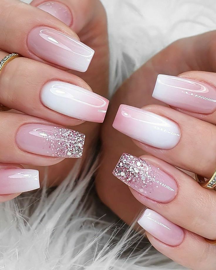 unhas quadradas decoradas com pedrarias