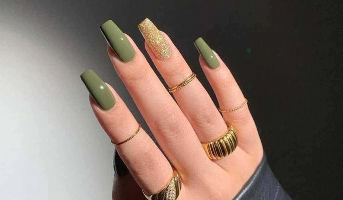 Unha verde azeitona