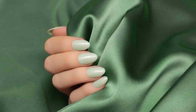 Esmalte verde militar