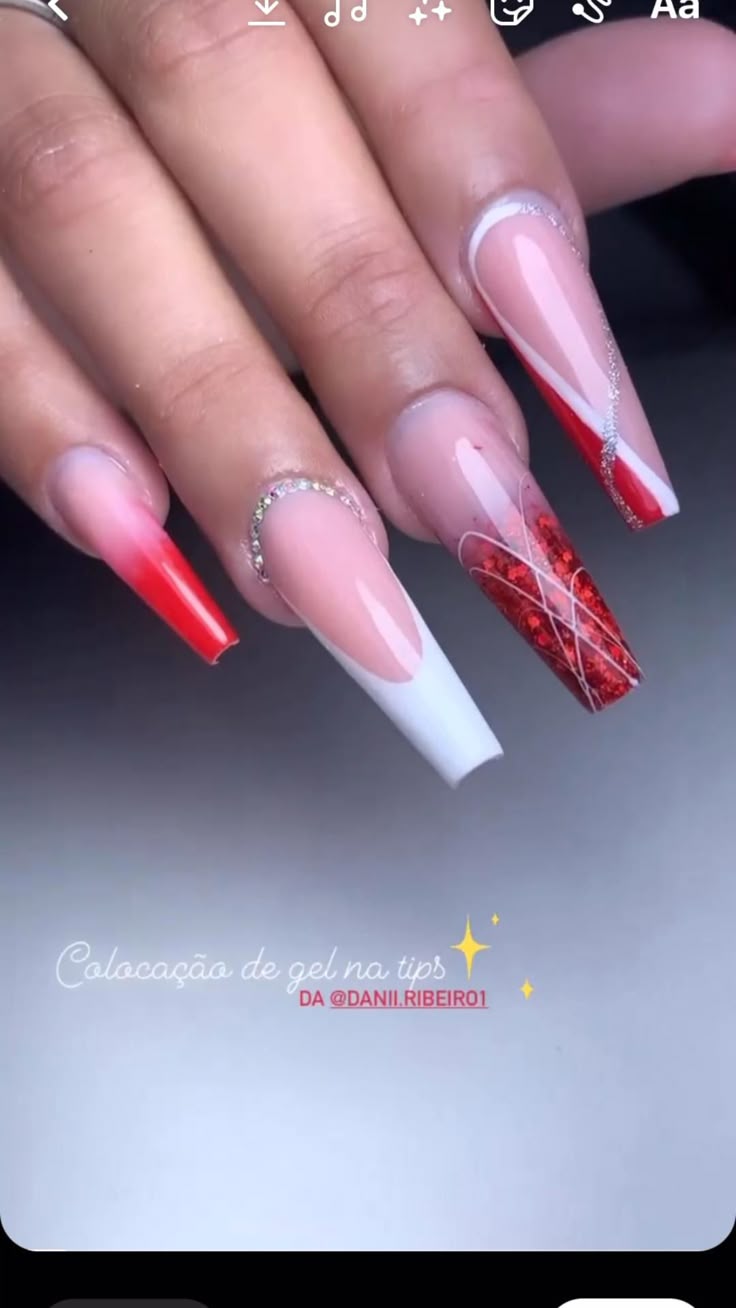 unha vermelha com glitter