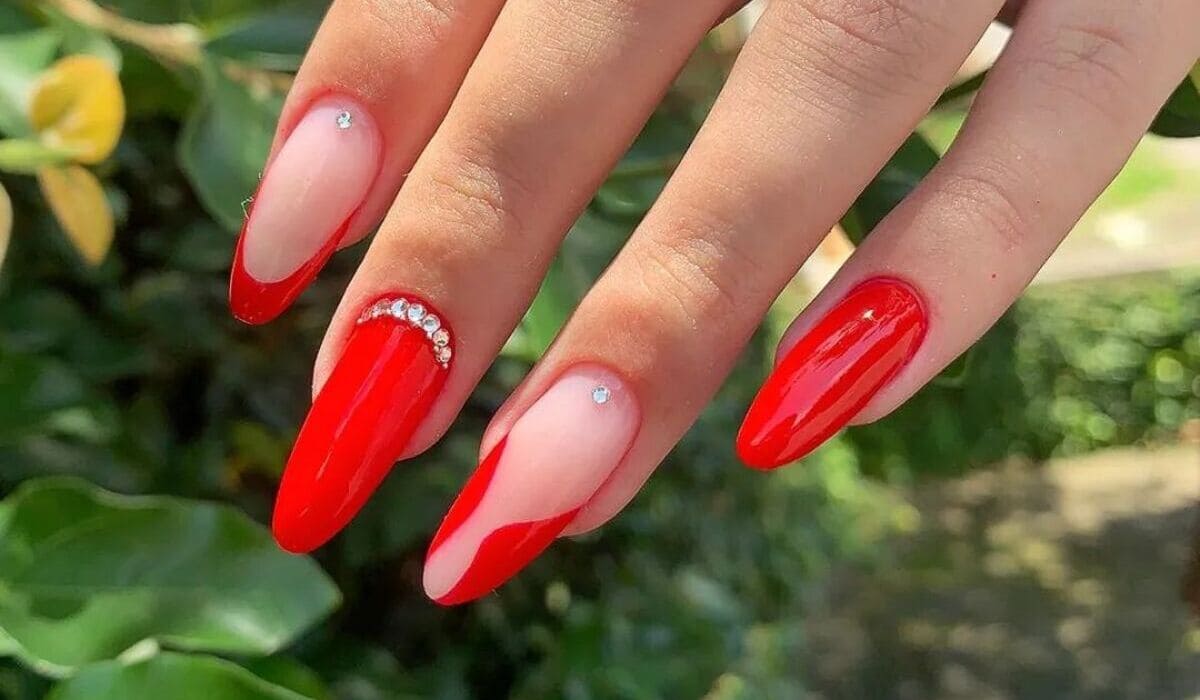 unha em gel decorada vermelha