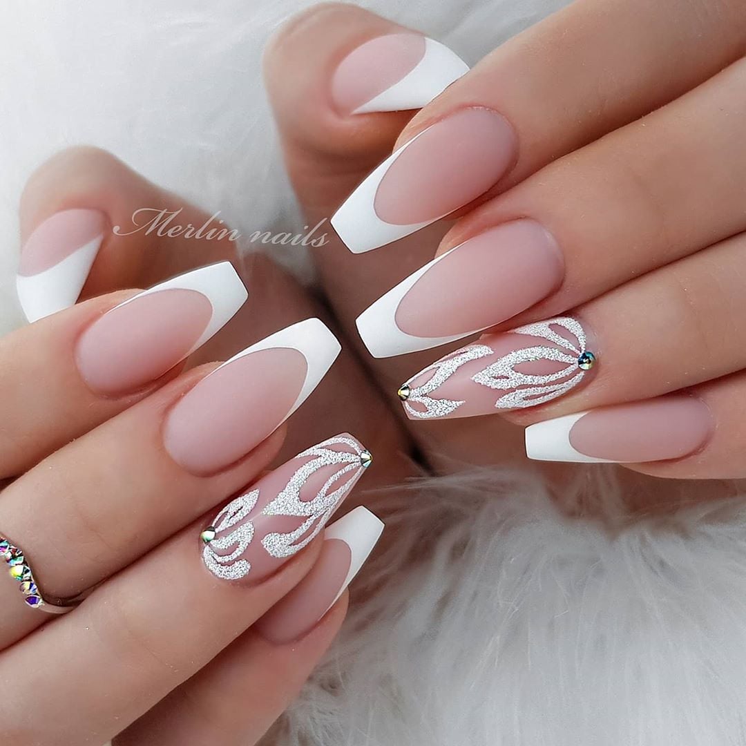 unha decorada feminina