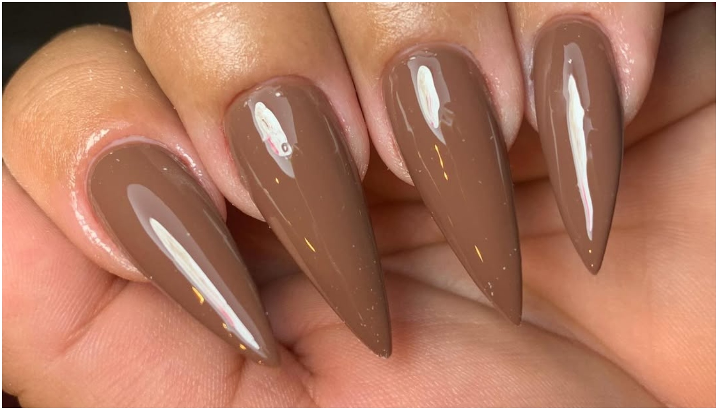unha stiletto de gel