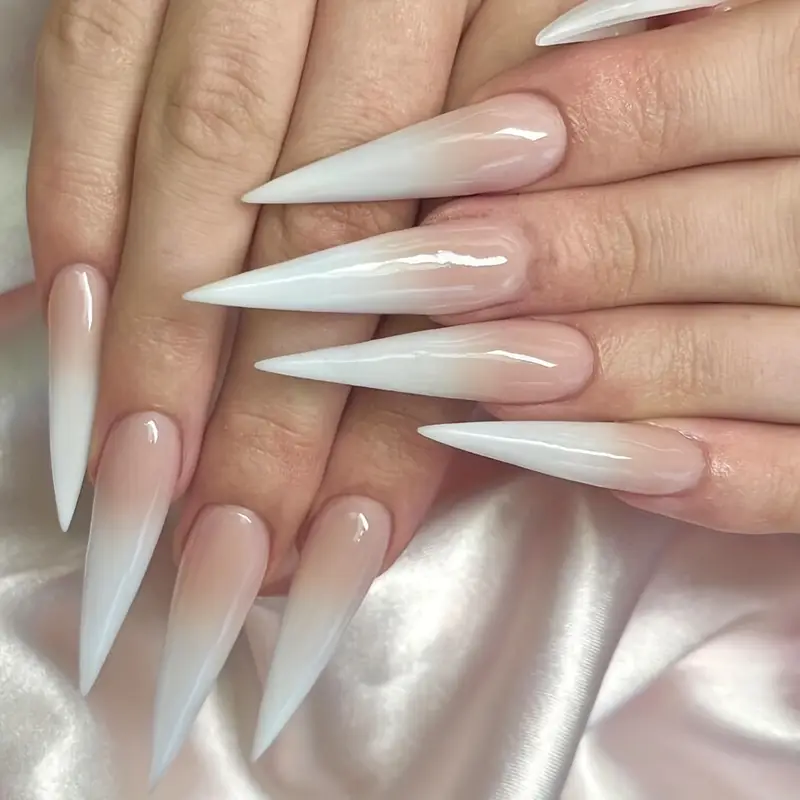 unha stiletto de gel