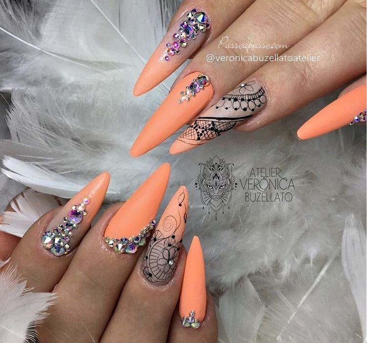 unha stiletto acrílico decorada