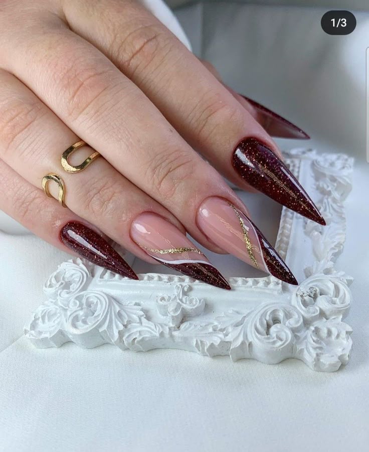 unha stiletto filha única
