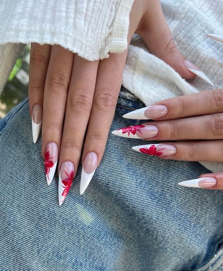unha stiletto preta