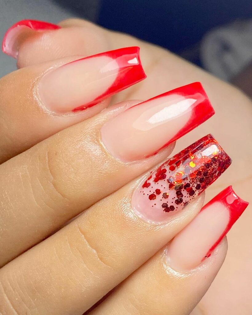 unha vermelha com glitter