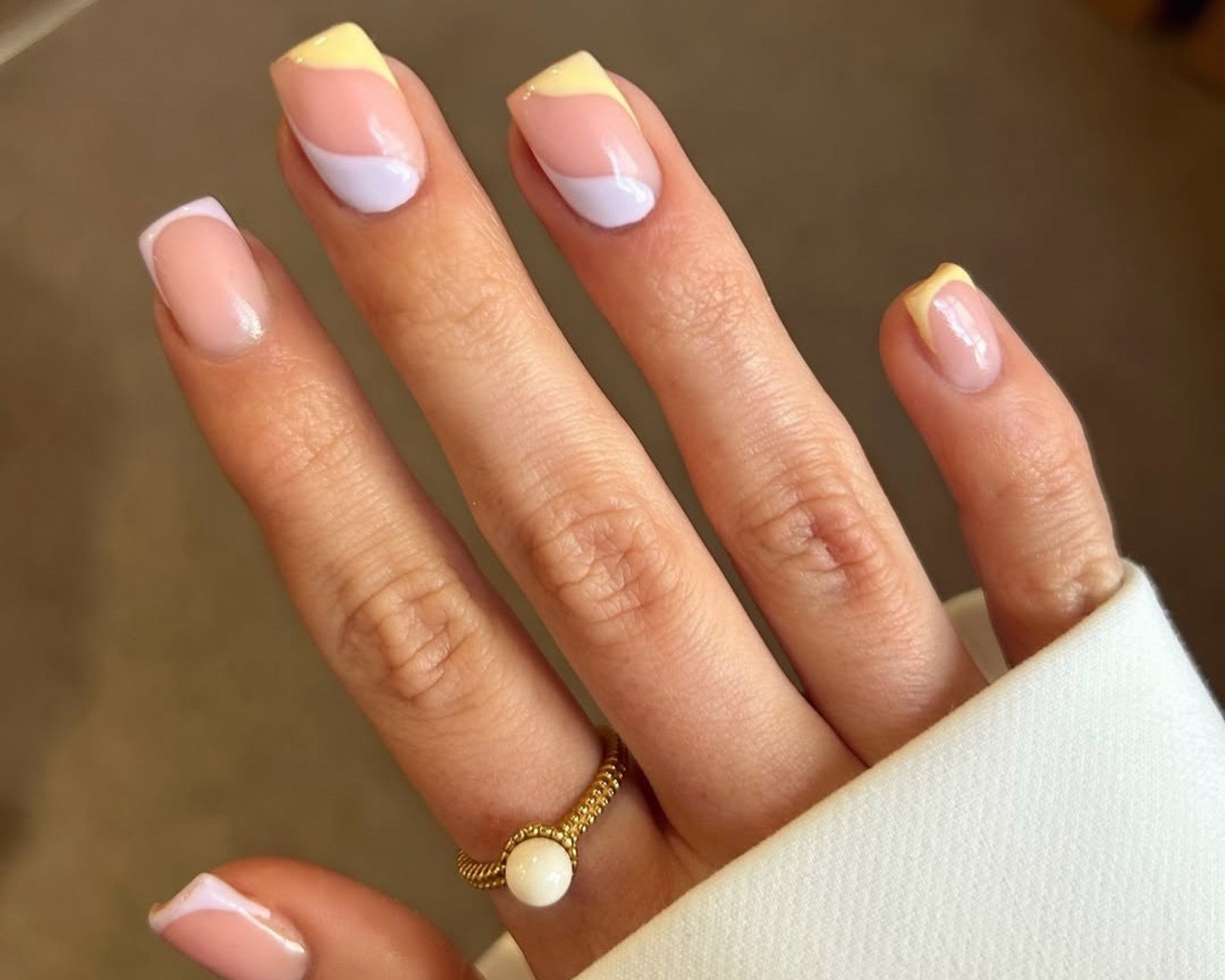 manicure minimalista chique