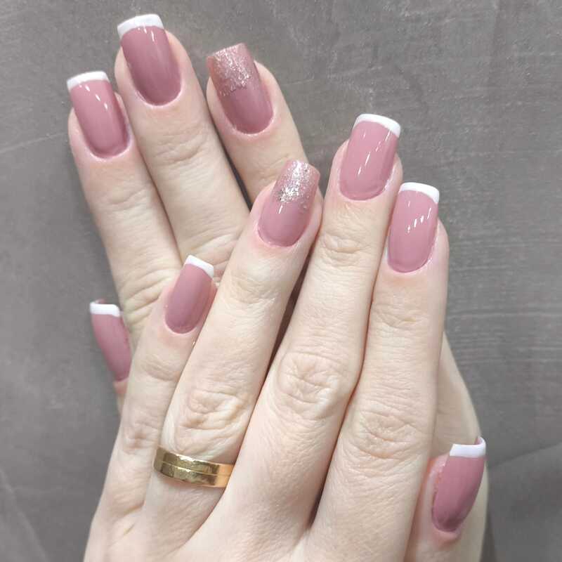 reconstrução de unhas com fibra