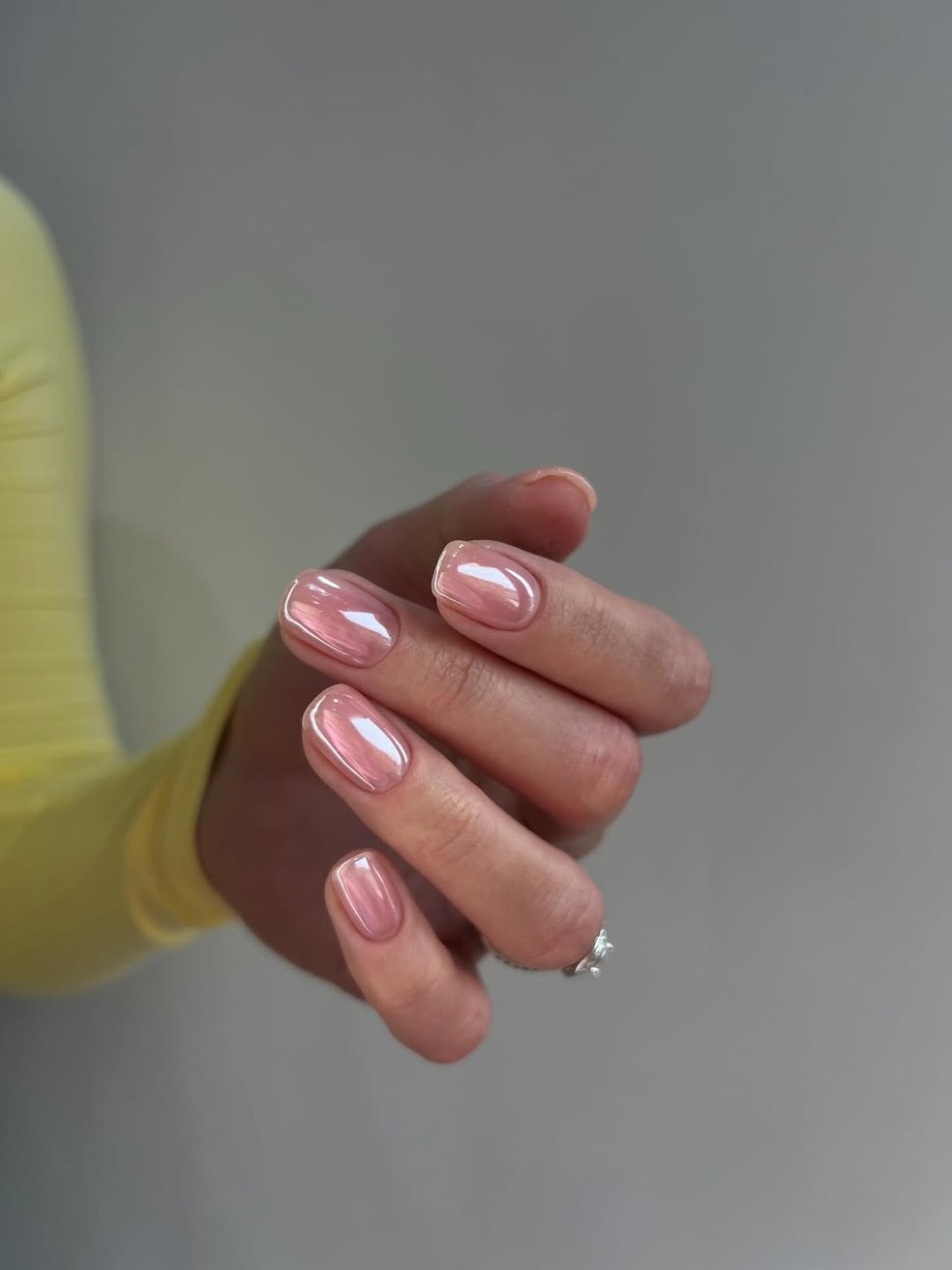 unhas de gel nude