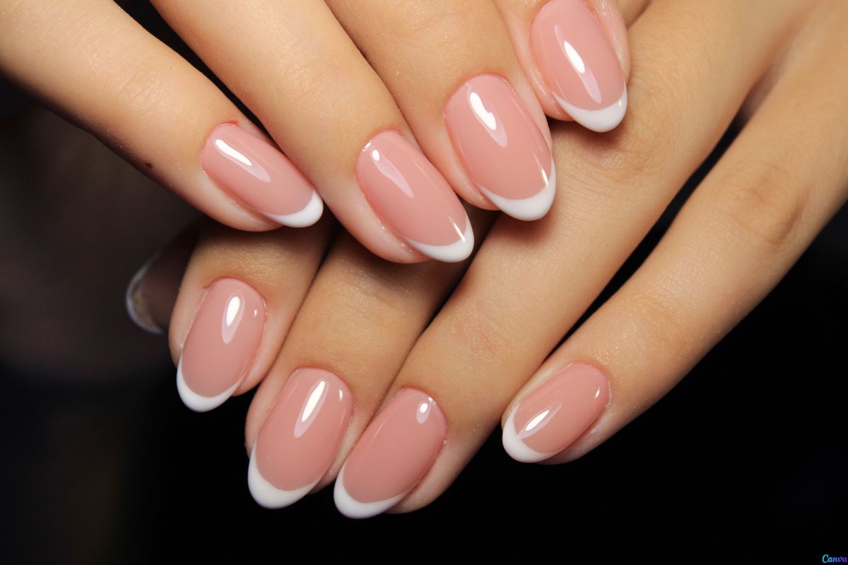 unhas de gel nude