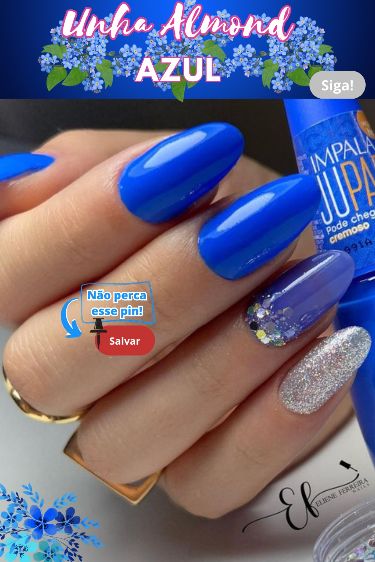 unhas azuis claras
