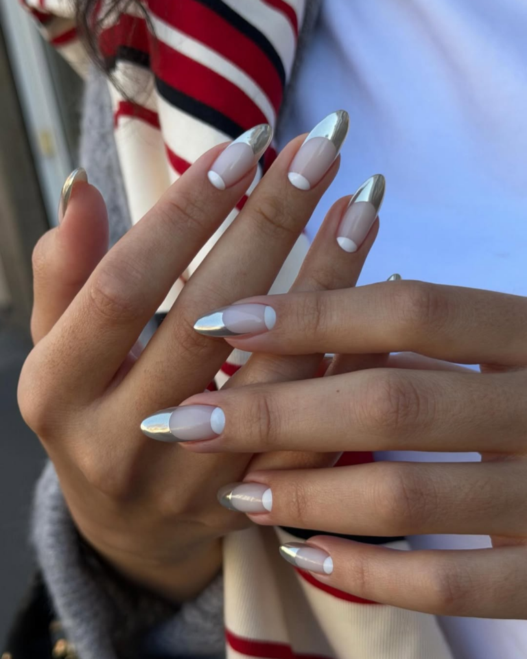 unhas brancas com desenho