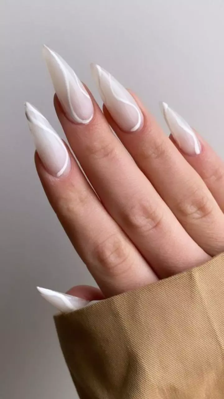 Unhas brancas simples