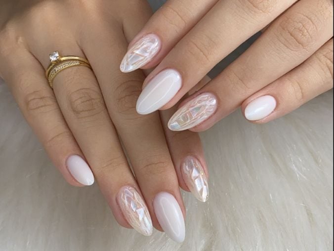 Unhas brancas simples