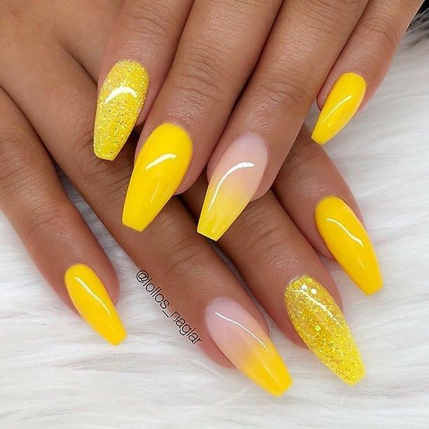 unhas amarelas degradê