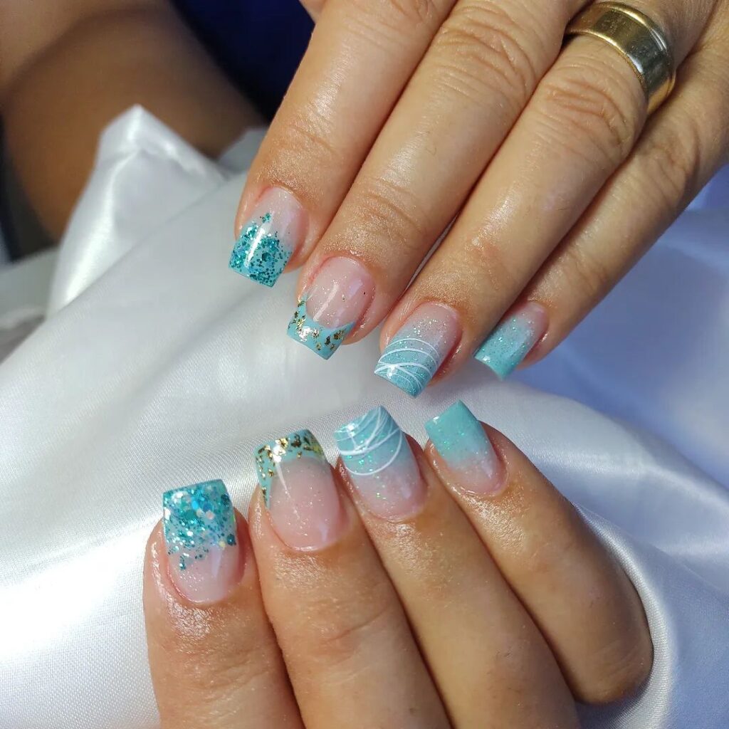 unhas cromadas azul bebe