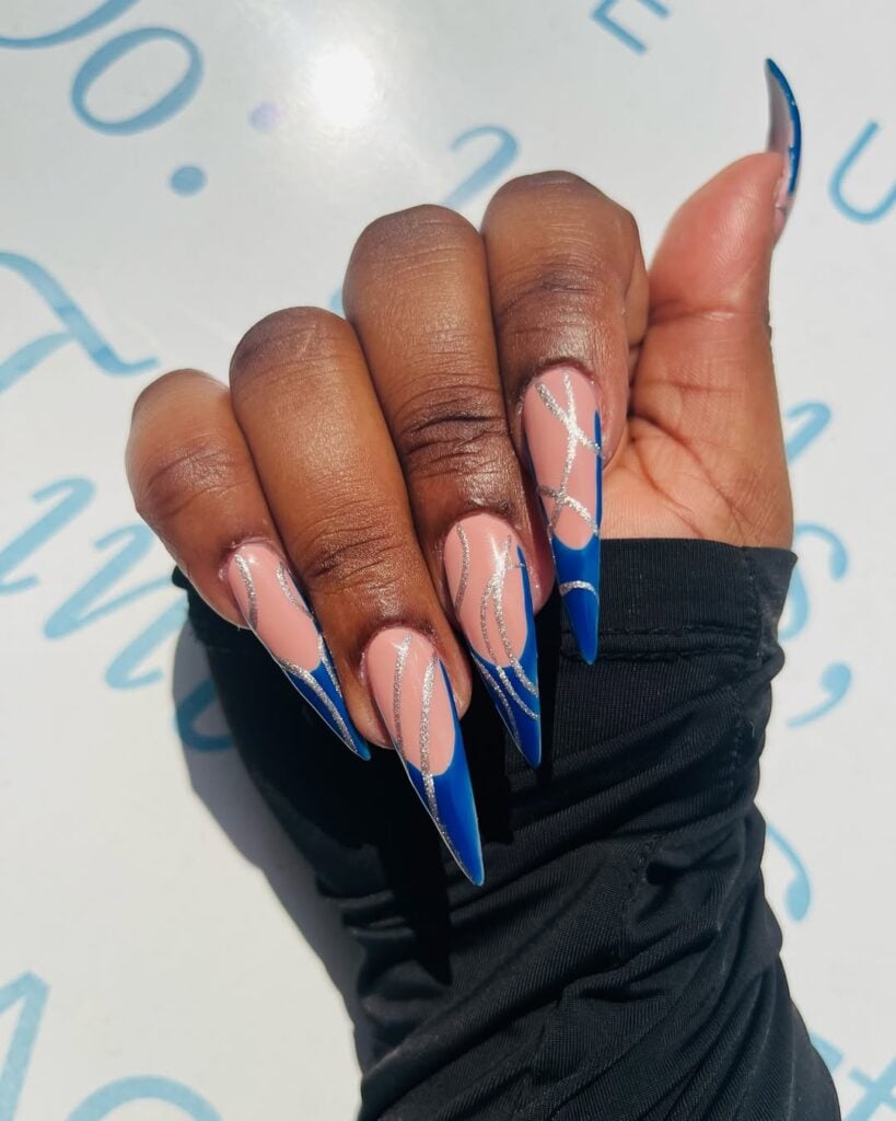 unhas decoradas azul escuro gel