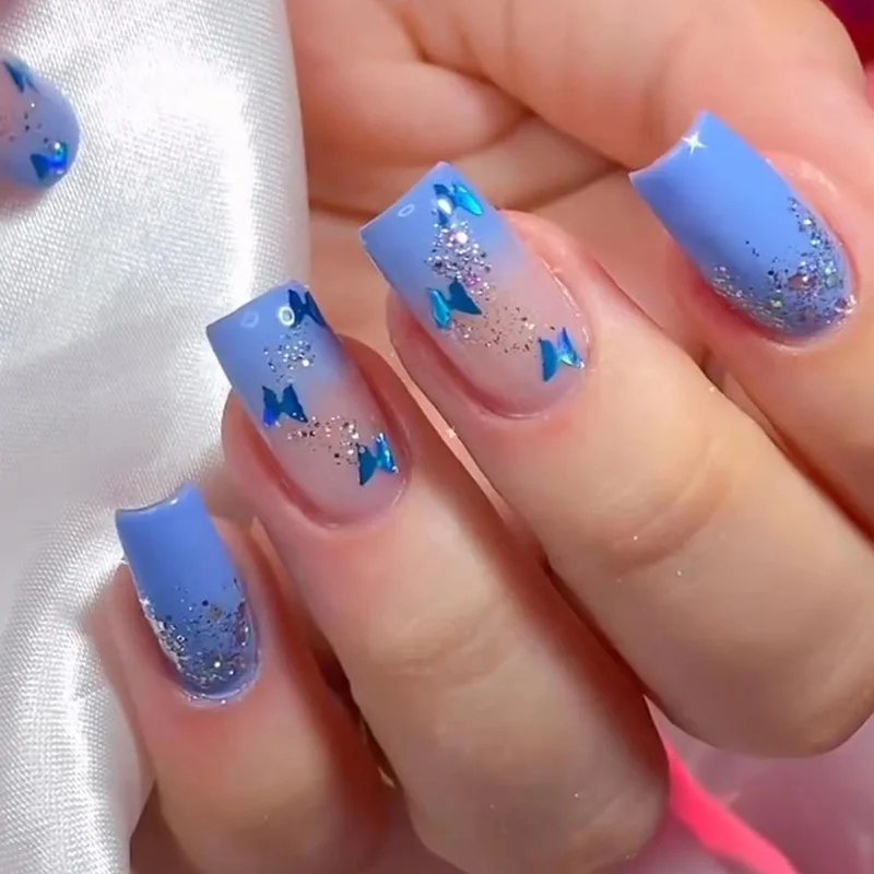 unhas azul royal para ano novo