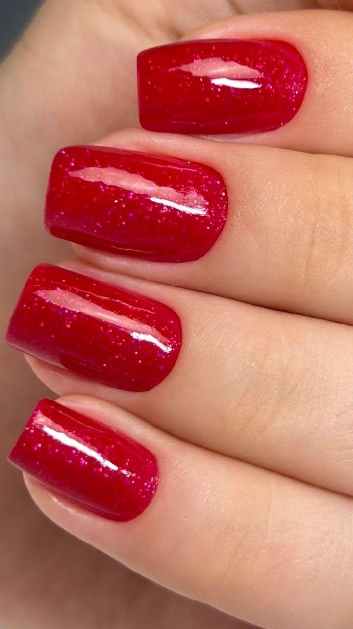 unhas gel vermelha vinho