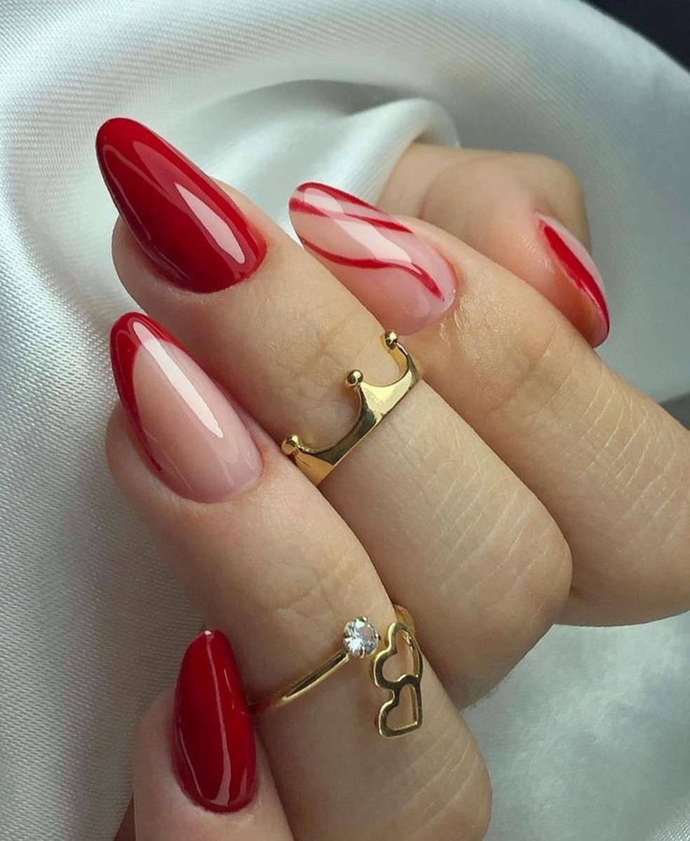 unhas decoradas vermelhas delicadas