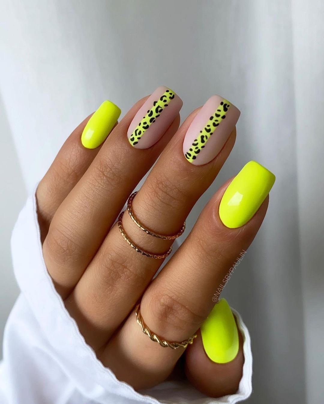 nail art fluorescente