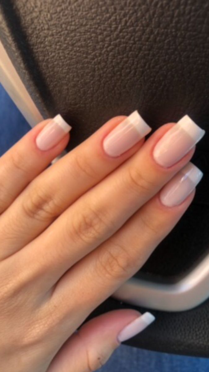 Unhas quadradas francesinha sorriso