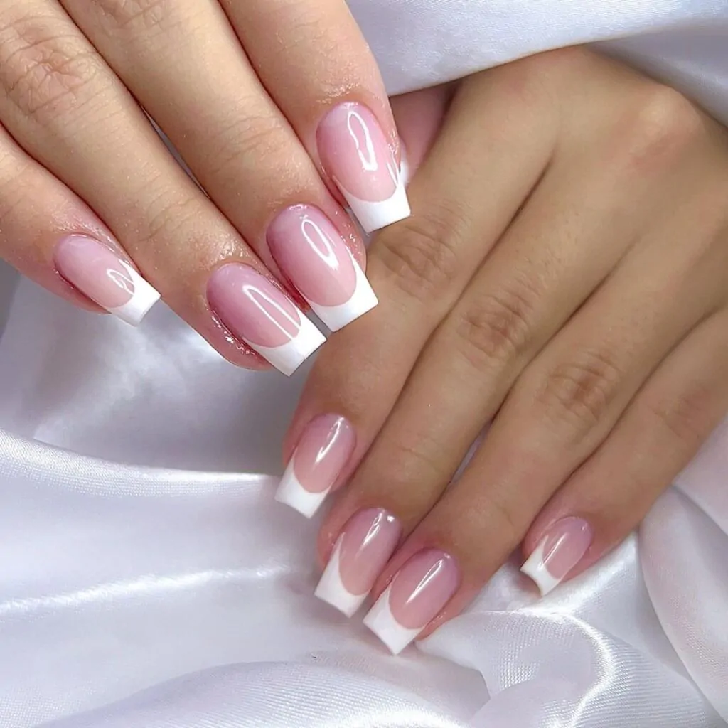 Unhas quadradas francesinha reversa